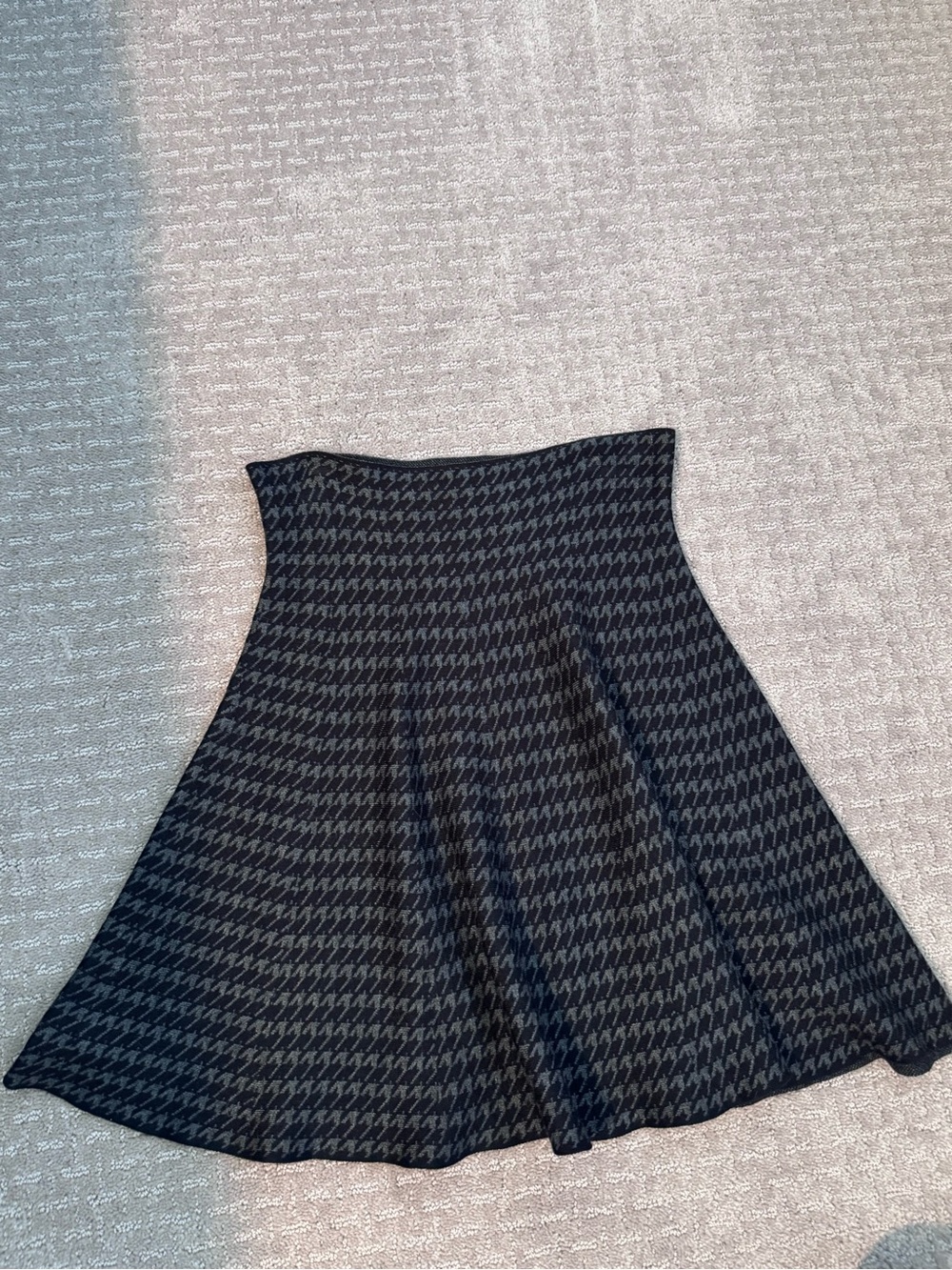 Max Studio Black and Gray Houndstooth Circle Skirt